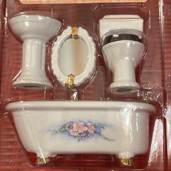 Vintage Small Town Treasures Miniature Collection Dollhouse Furniture - Picture 3 of 6